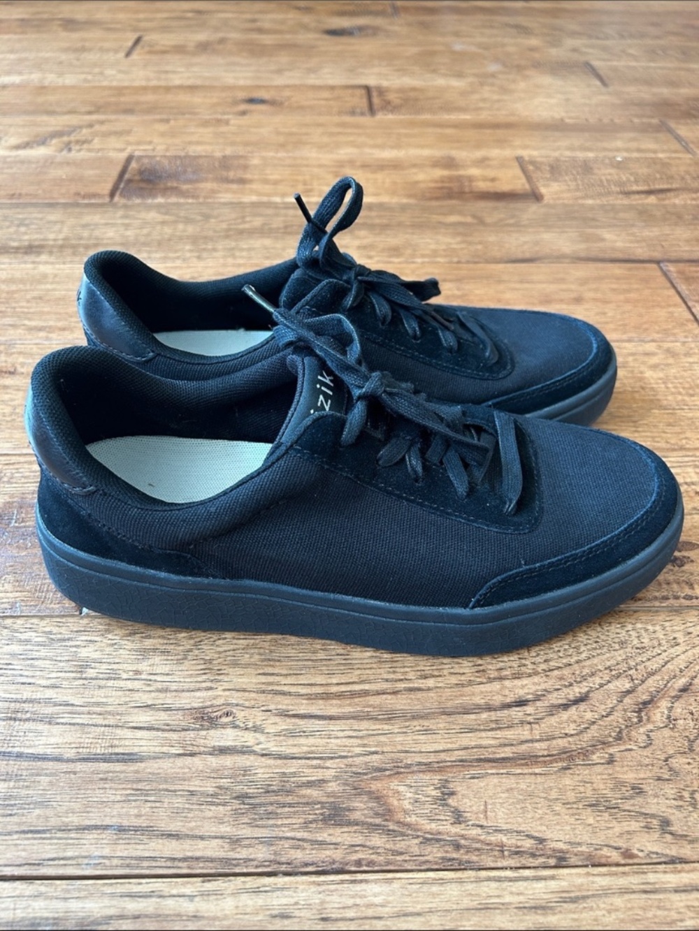 Kizik Prague Hands Free Slip On Shoes Sneakers Black Canvas Mens Size 7.5 Wide